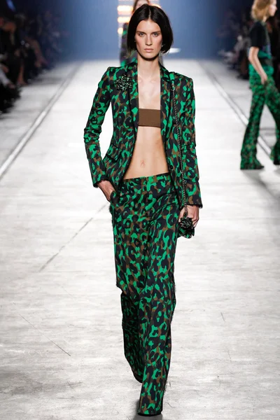 Look 13
